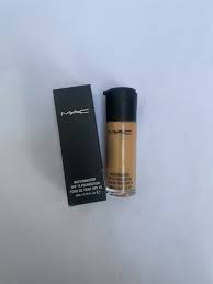 Mac NC20 Matchmaster SPF 15 Liquid Foundation - 30ml - ShopXonline
